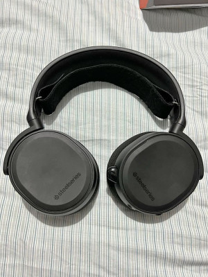 SteelSeries Arctis 5 & JBL Flip 5