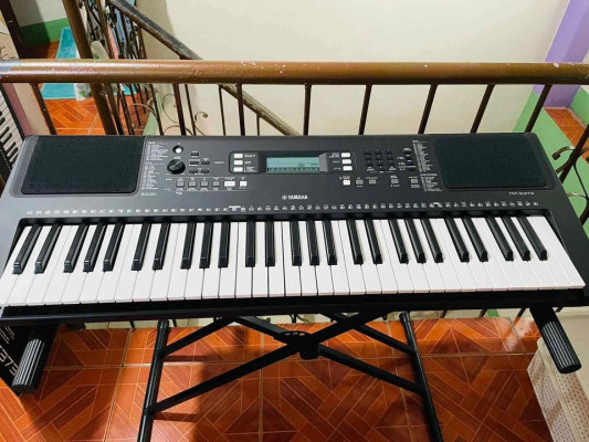 Yamaha PSR - E373 Organ / Keyboard