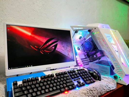 Core i5 7th-Gen Gaming Computer Set.