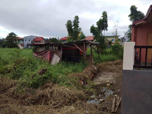 HOSUE AND LOT FOR SALE