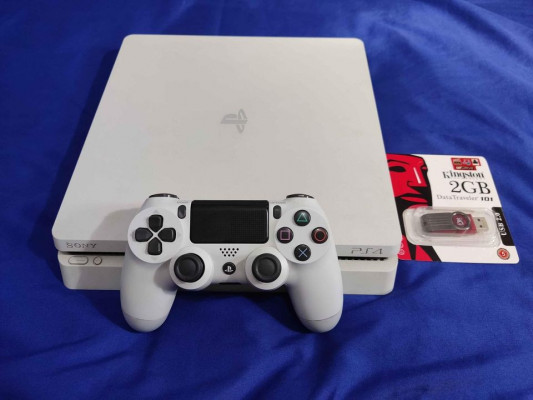 PS4 Slim 500GB JB Full of latest games
