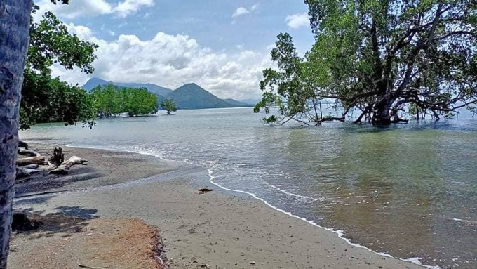 lote nga along the beach