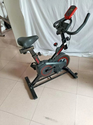 SPINNING BIKE