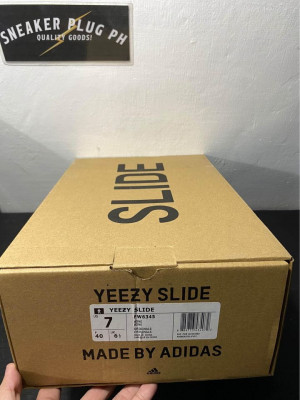 YEEZY SLIDES