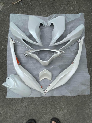 FOR AEROX V1 / FAIRINGS PEARL WHITE / STOCK SEAT / CVT COVER (Sold as set only)