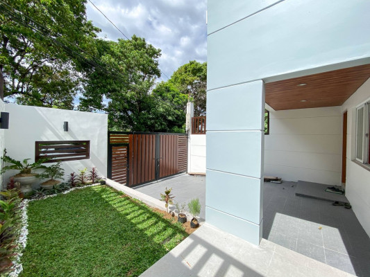 Charming Sun-drenched House and Lot for Sale in BF Homes Parañaque⠀⠀