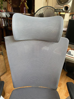 FOR SALE: Ergonomic chair