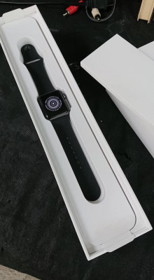 Apple watch(brandnew)series 3
