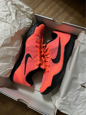 Kobe 11 Barcelona / Bright Mango (Jordan Poole)