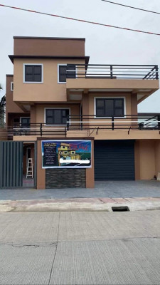 HOUSE AND LOT FOR SALE with Commercial Space