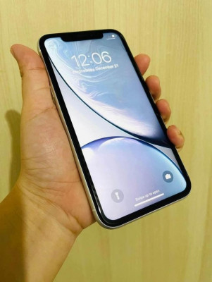 I PHONE XR 128GB