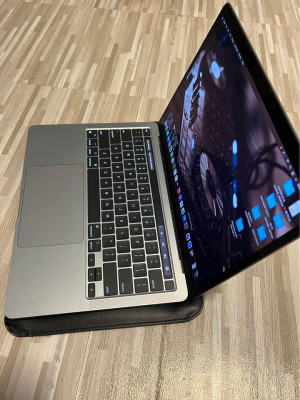 MacBook Pro 2021 with box and Charger