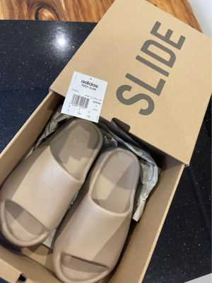 Adidas Yeezy Slides Pure - Original