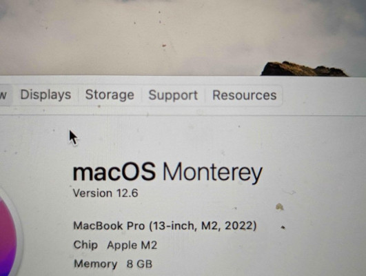 MacBook pro 2022 M2