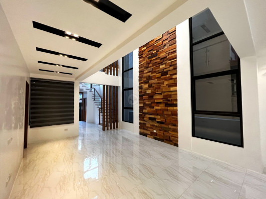 Appealing Black Modern House and Lot for Sale in Greenwoods Executive VillageFlo