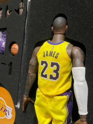 Real Masterpiece NBA Collection