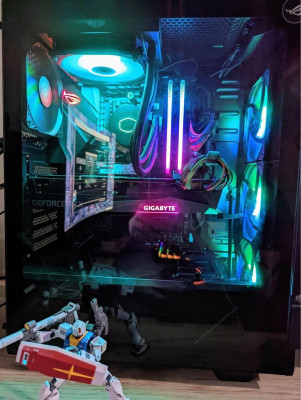 Gaming PC RTX 3070 with ROG Strix Gundam Monitor