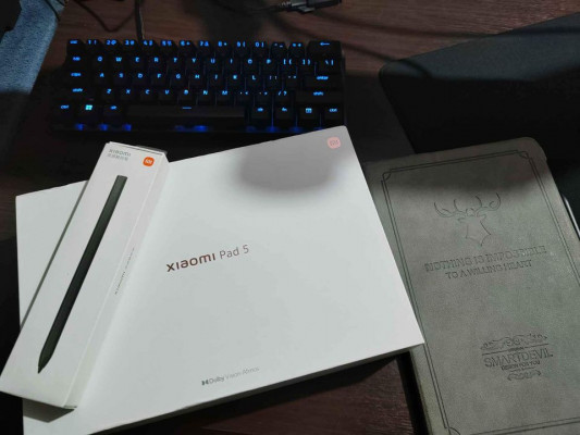 Xiaomi Mi Pad 5 with Xiaomi Stylus Pen