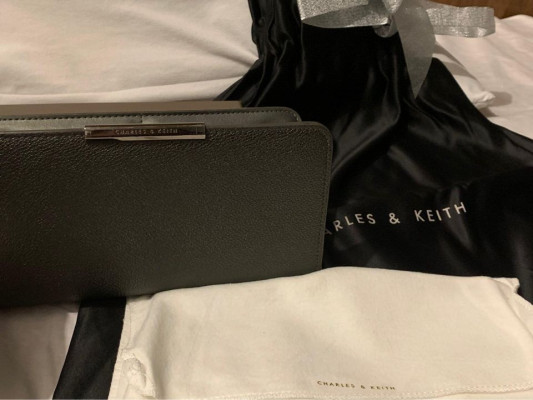 Charl€s & K€!th Zip Wallet