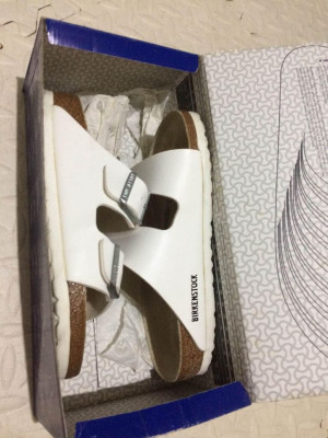 Preloved Birkenstock Arizona White birkofloor size 37