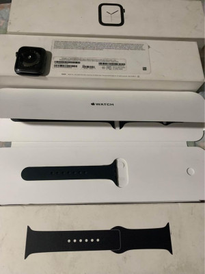 Selling apple watch series 4 44mm LTE/GPS VERSION!!