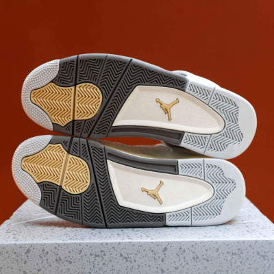 Air Jordan 4 SE Craft "Photon Dust"