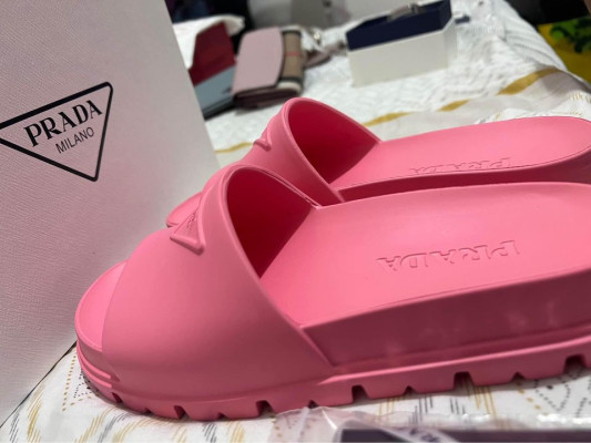 Onhand Authentic Pre-owned Begonia Pink Rubber Slides