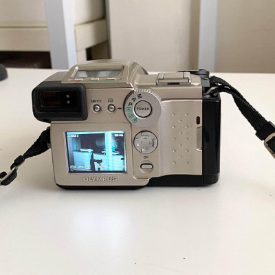 Vintage Camedia C-2500L Digital Camera Digicam SLR
