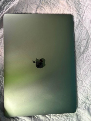 Macbook Pro 2018 with Touchbar