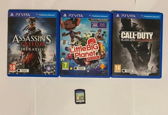 PS Vita 32GB (w/ 4 games)