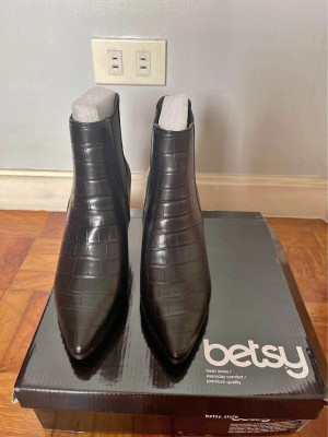 BETSY LEATHER BOOTS