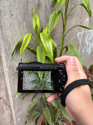 SONY ALPHA A5000 CAMERA