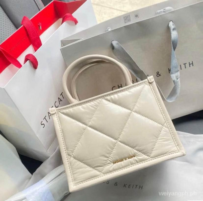 💙 Charles & Keith - Celia Quilted Double Handle Tote Bag 💙