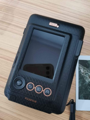 FUJIFILM INSTAX MINI LIPLAY HYBRID