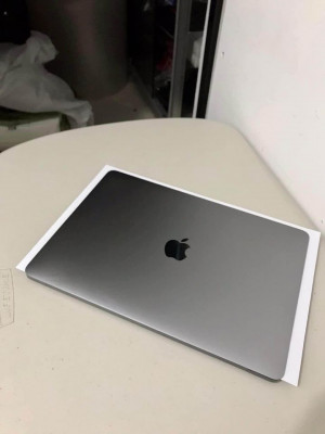 MacBook Pro TouchBar Core I7