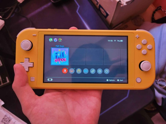 NINTENDO SWITCH LITE YELLOW