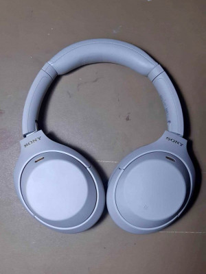 Sony WH1000 XM4