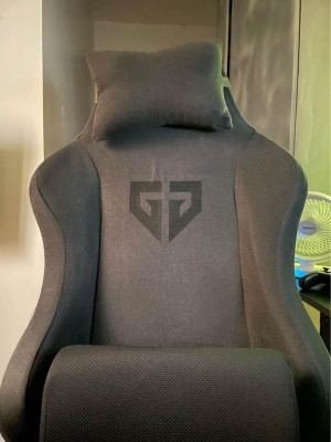 Gaming Chair (No Brand)