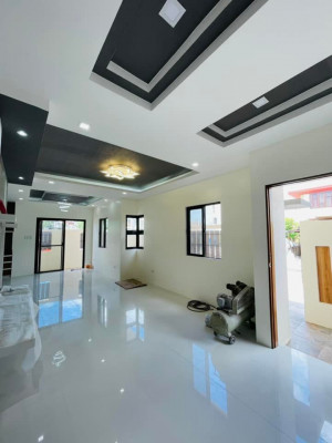 House For Sale in Greenwoods Exec Vill Pasig