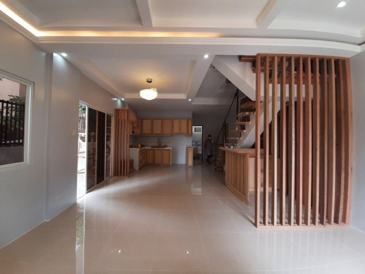 HOUSE AND LOT FOR SALE!!!