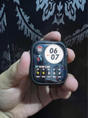 Apple Watch Series 7 Nike edition