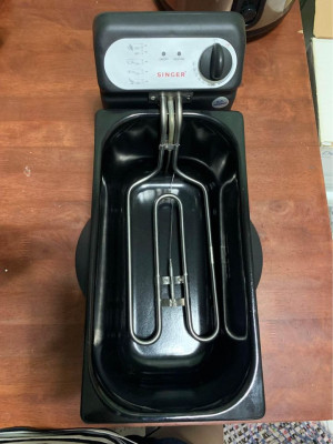 FOR SALE DEEP FRYER AND AIR FRYER