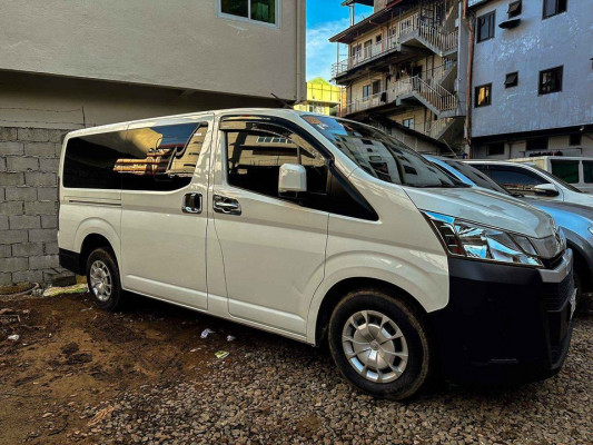 2020 Toyota commuter deluxe