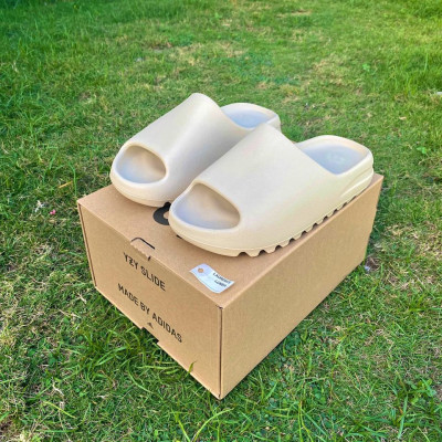 Yeezy Slide Bone