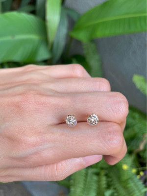 1 carat total Diamond Stud Earrings in 18K yellow gold