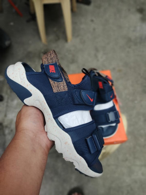 NIKE SANDALS