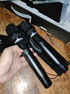 Wireless Microphone Touch Screen