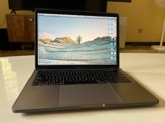 Macbook Pro 13 (2019) 512GB/8GB w/ Touch bar