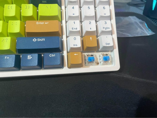 RK wireless blue switch keyboard