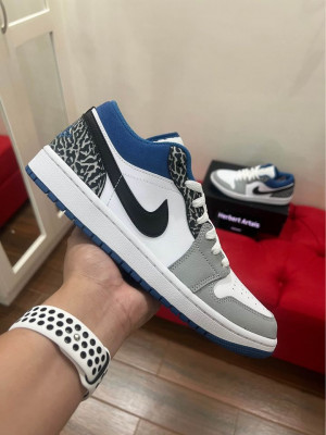 Air Jordan 1 Low SE "True Blue"